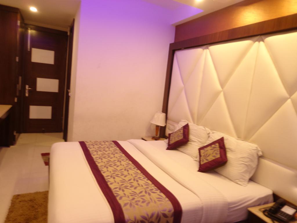 Hotel Station View Opposite New Delhi Railway Экстерьер фото