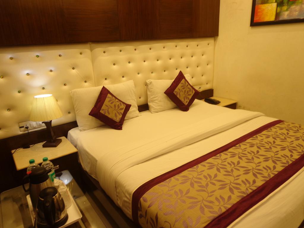 Hotel Station View Opposite New Delhi Railway Экстерьер фото