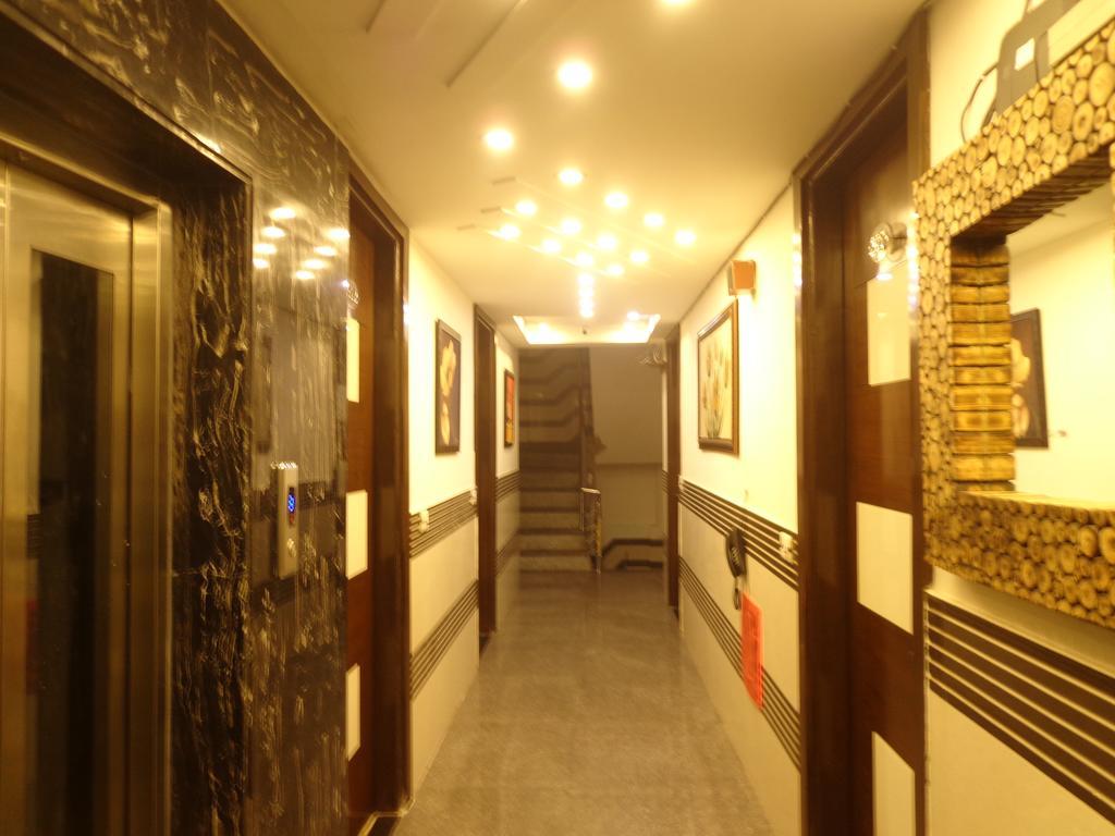 Hotel Station View Opposite New Delhi Railway Экстерьер фото